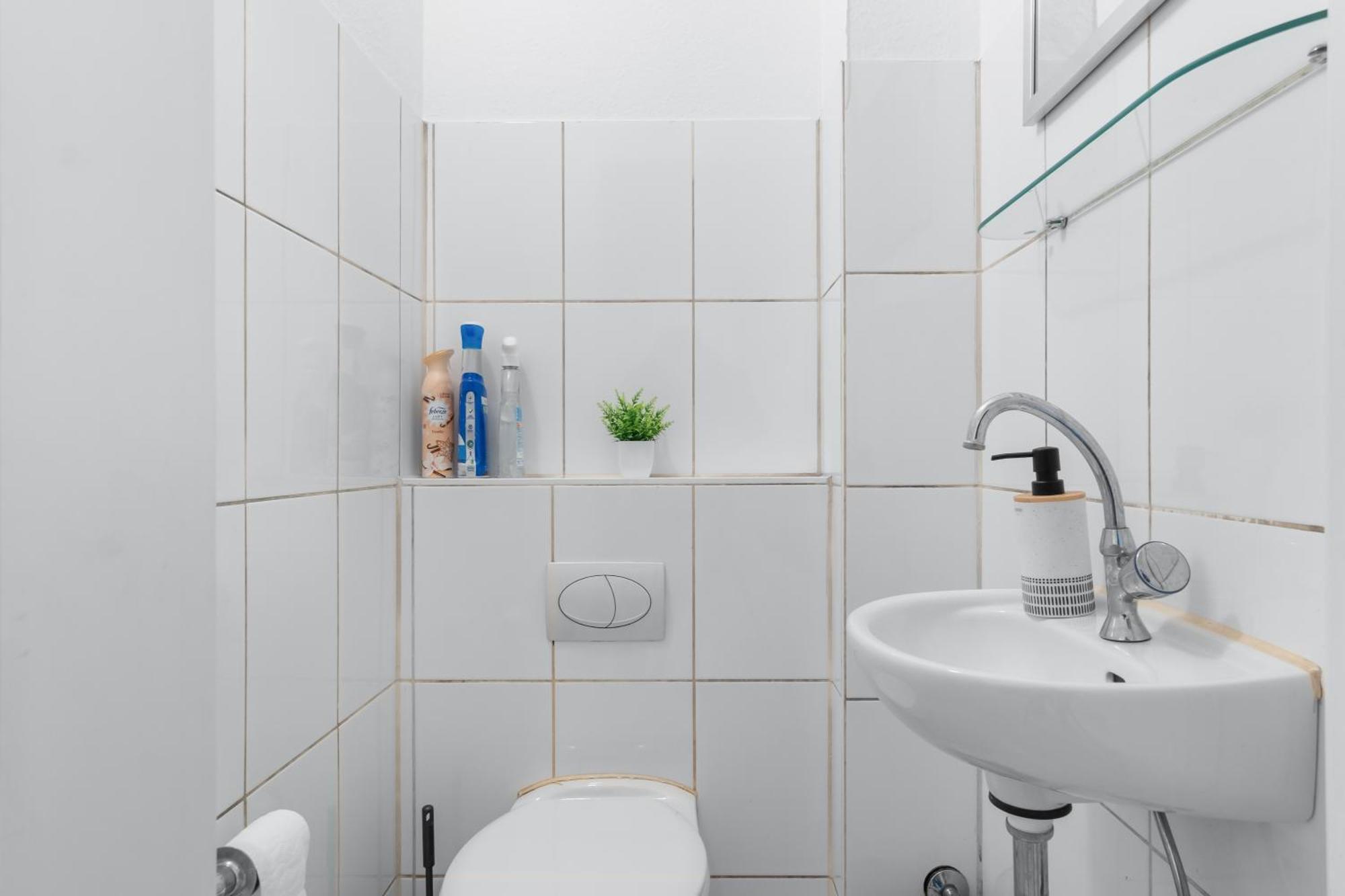 Tolles Design, Hochwertig, Vollausstattung, 3 Zimmer, Grosses Bad & Gaeste-Wc, Grosse Kueche, 3 X Smart Tv, 11 Min Zum Hbf 뒤스부르크 외부 사진
