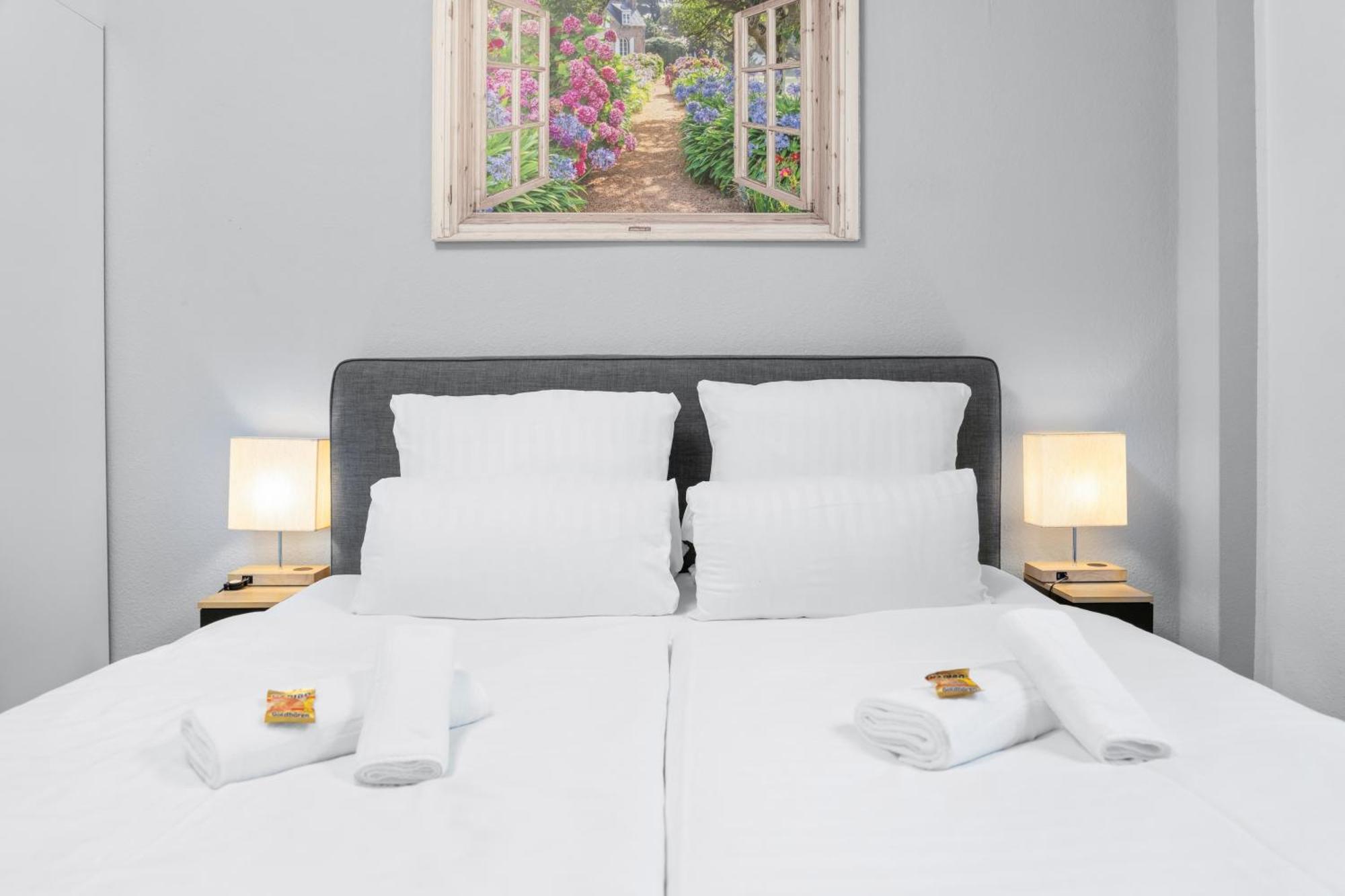 Tolles Design, Hochwertig, Vollausstattung, 3 Zimmer, Grosses Bad & Gaeste-Wc, Grosse Kueche, 3 X Smart Tv, 11 Min Zum Hbf 뒤스부르크 외부 사진