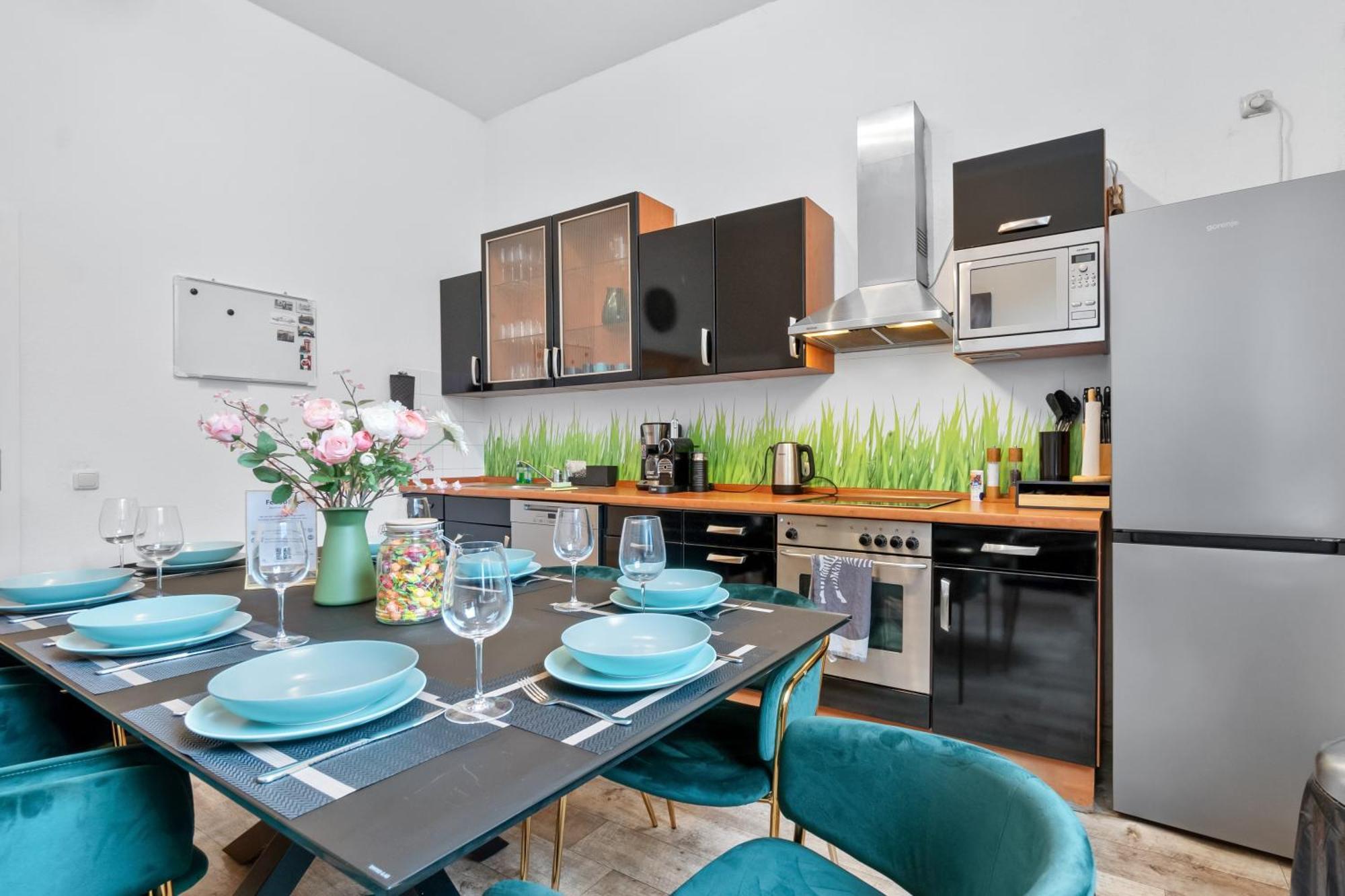 Tolles Design, Hochwertig, Vollausstattung, 3 Zimmer, Grosses Bad & Gaeste-Wc, Grosse Kueche, 3 X Smart Tv, 11 Min Zum Hbf 뒤스부르크 외부 사진