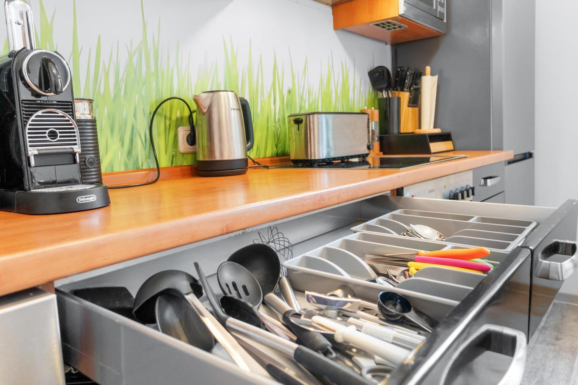 Tolles Design, Hochwertig, Vollausstattung, 3 Zimmer, Grosses Bad & Gaeste-Wc, Grosse Kueche, 3 X Smart Tv, 11 Min Zum Hbf 뒤스부르크 외부 사진