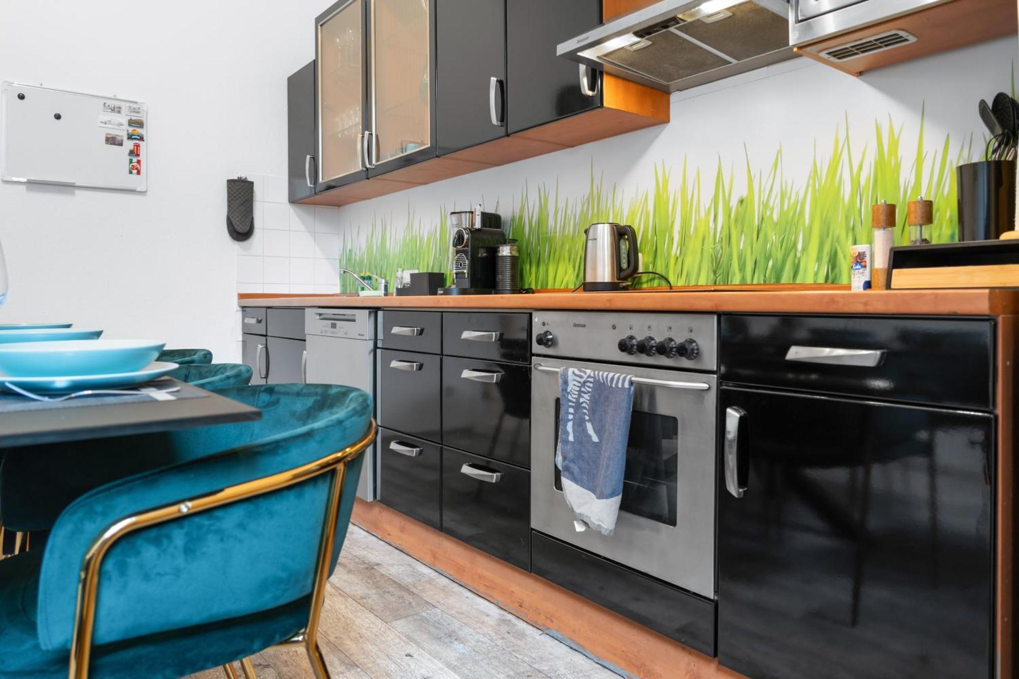 Tolles Design, Hochwertig, Vollausstattung, 3 Zimmer, Grosses Bad & Gaeste-Wc, Grosse Kueche, 3 X Smart Tv, 11 Min Zum Hbf 뒤스부르크 외부 사진