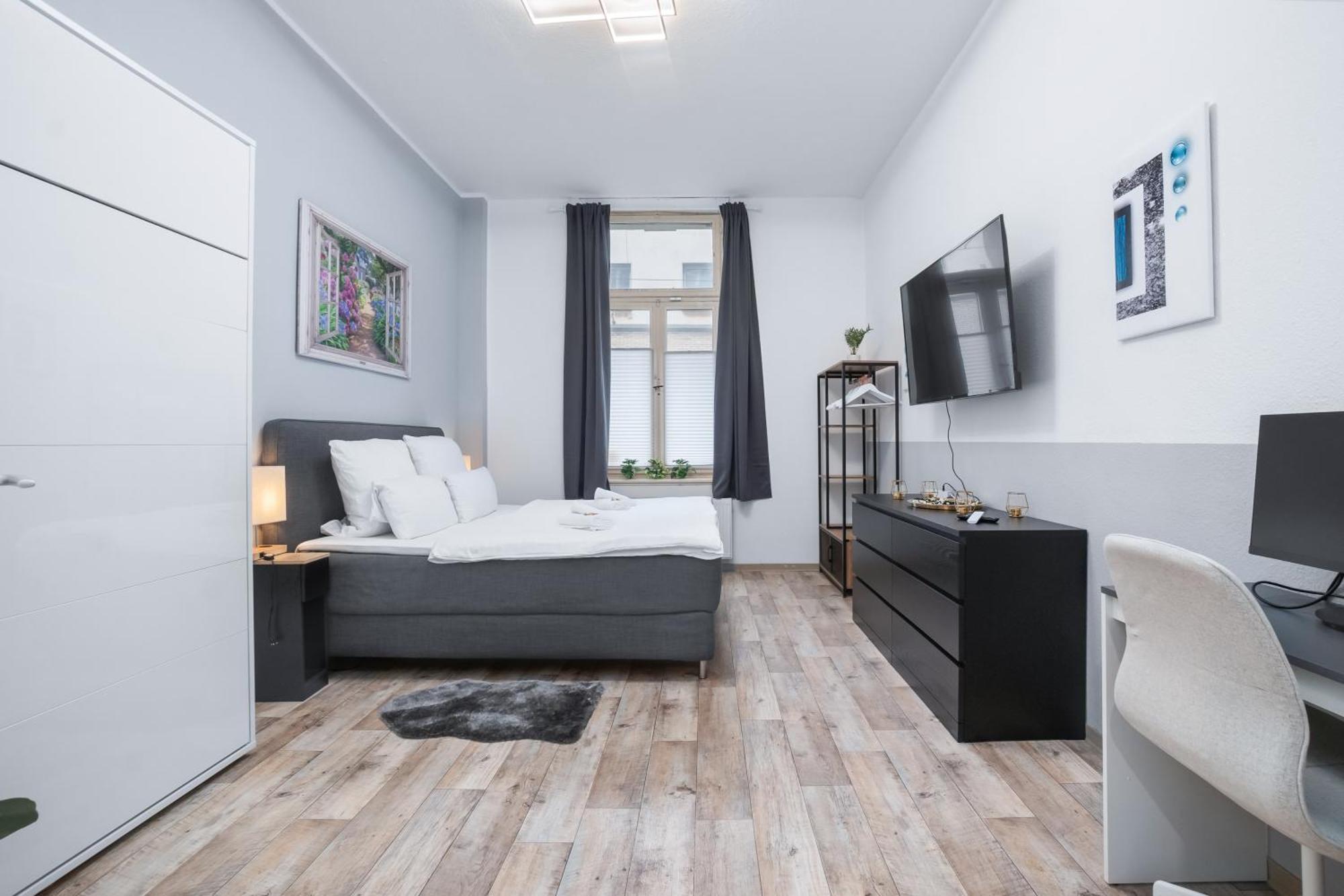 Tolles Design, Hochwertig, Vollausstattung, 3 Zimmer, Grosses Bad & Gaeste-Wc, Grosse Kueche, 3 X Smart Tv, 11 Min Zum Hbf 뒤스부르크 외부 사진